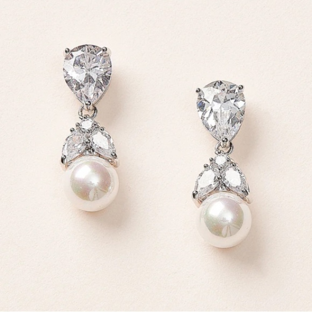 Stunning Silver and Pearl Teardrop Earrings